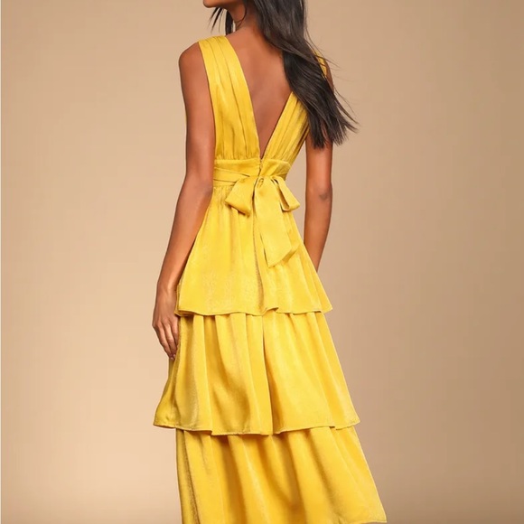Yellow Ruffle, Deep-V Dress - Picture 4 of 4